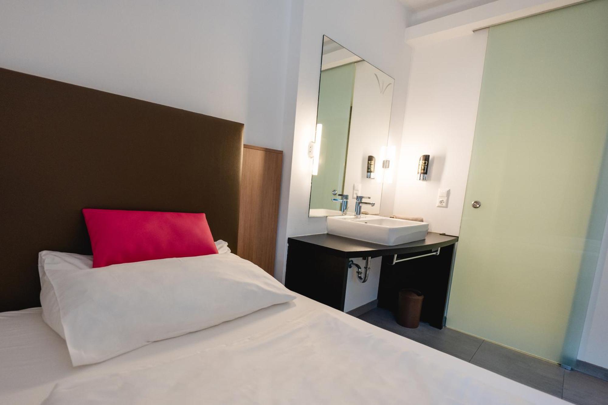 4U Hotel Men Only Hohenthurn Eksteriør billede